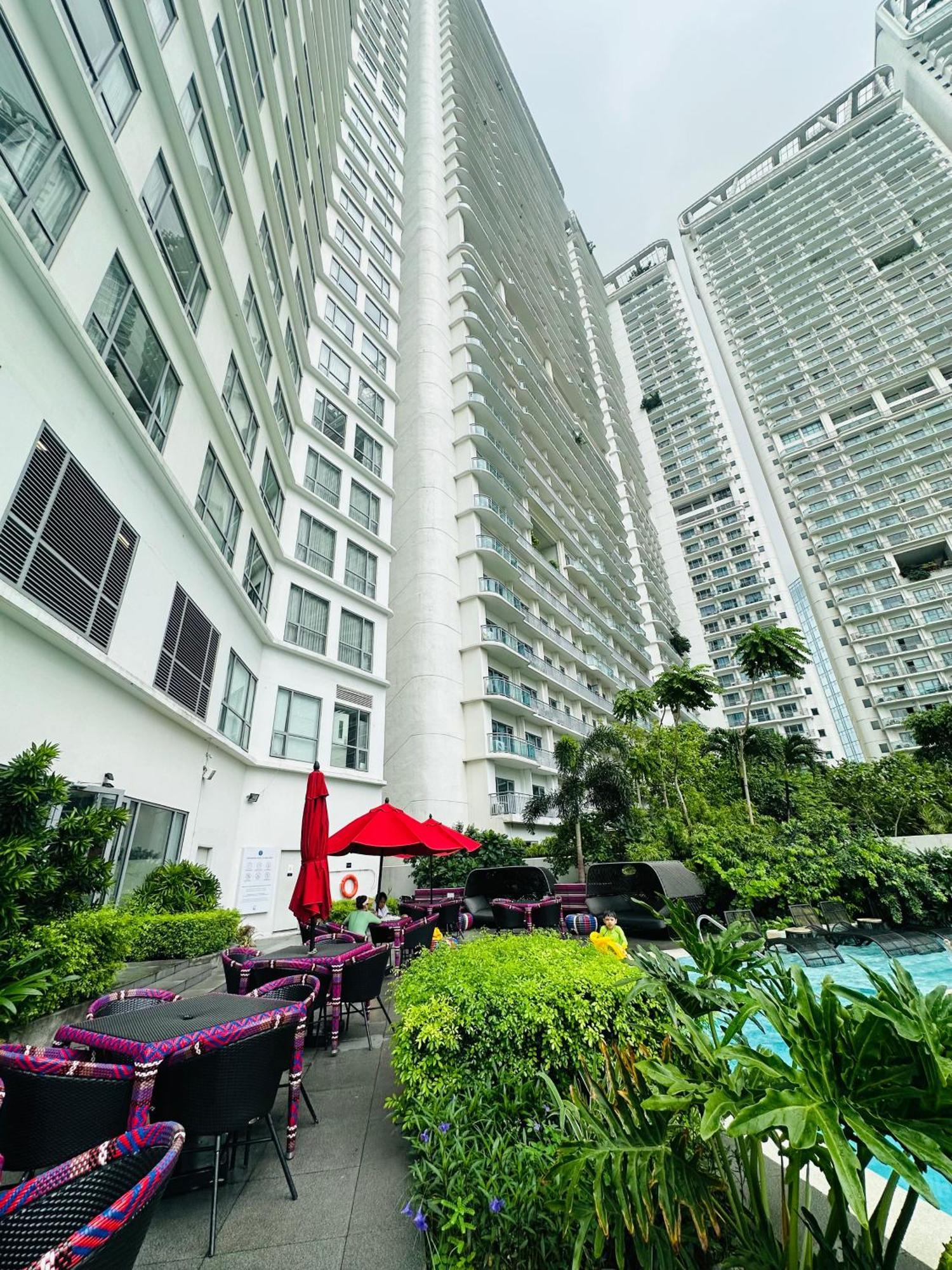 Hotel Mandaluyong Near Makati 5*